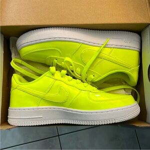 🥳HOST PICK🥳~ Neon Yellow AirForce 1s 👟